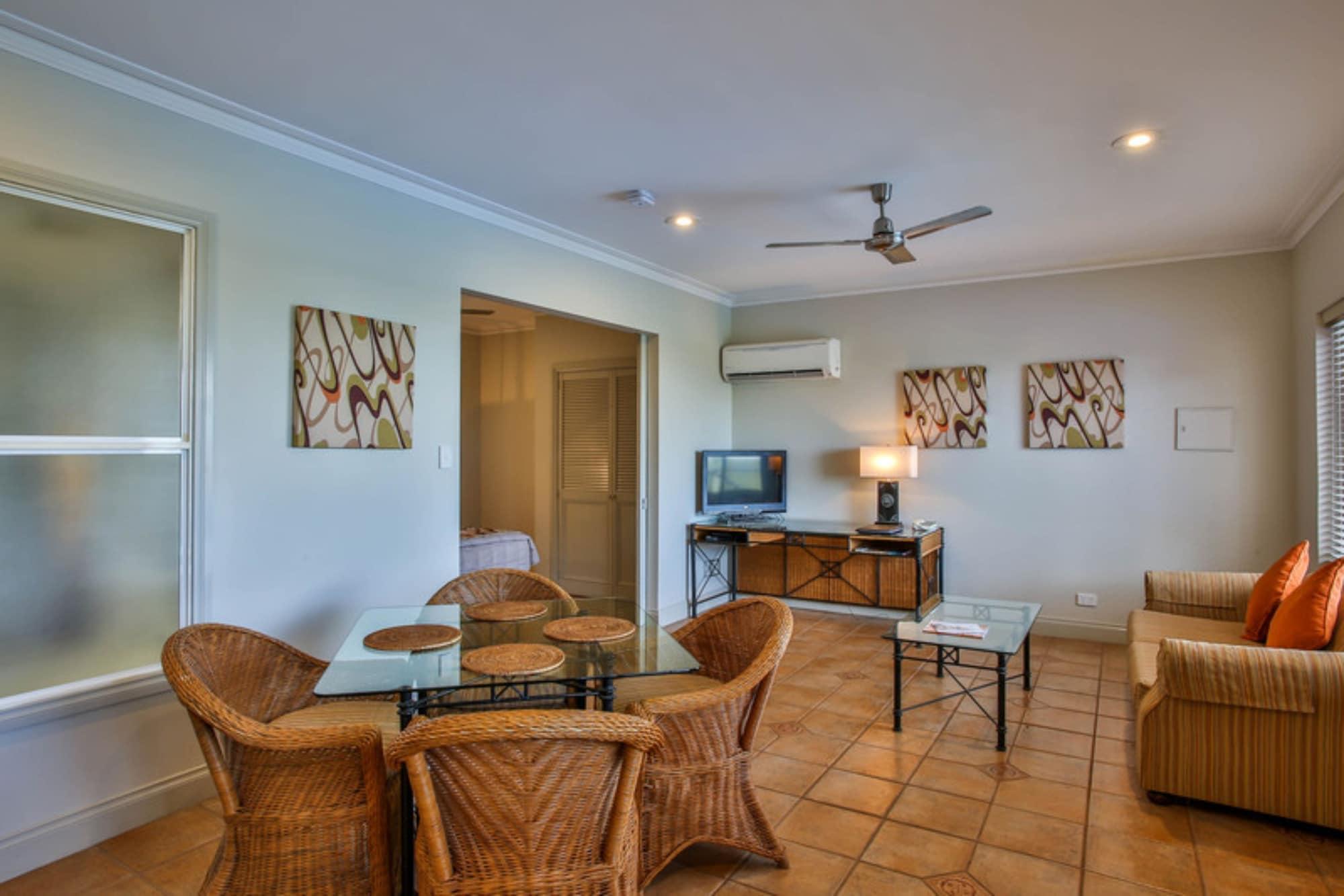Moonlight Bay Suites Бруум Екстериор снимка