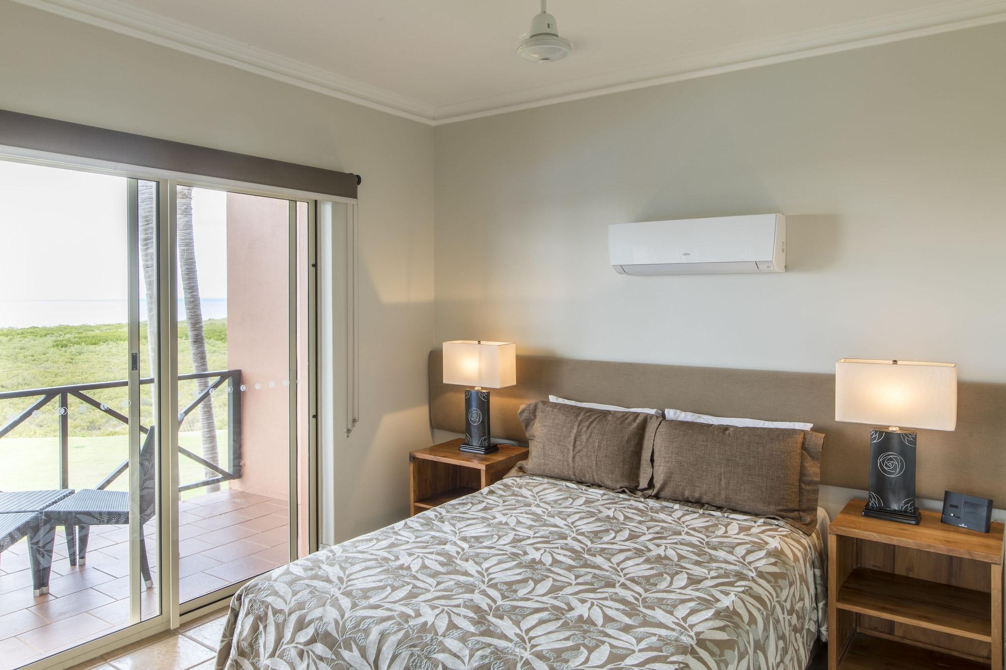 Moonlight Bay Suites Бруум Екстериор снимка