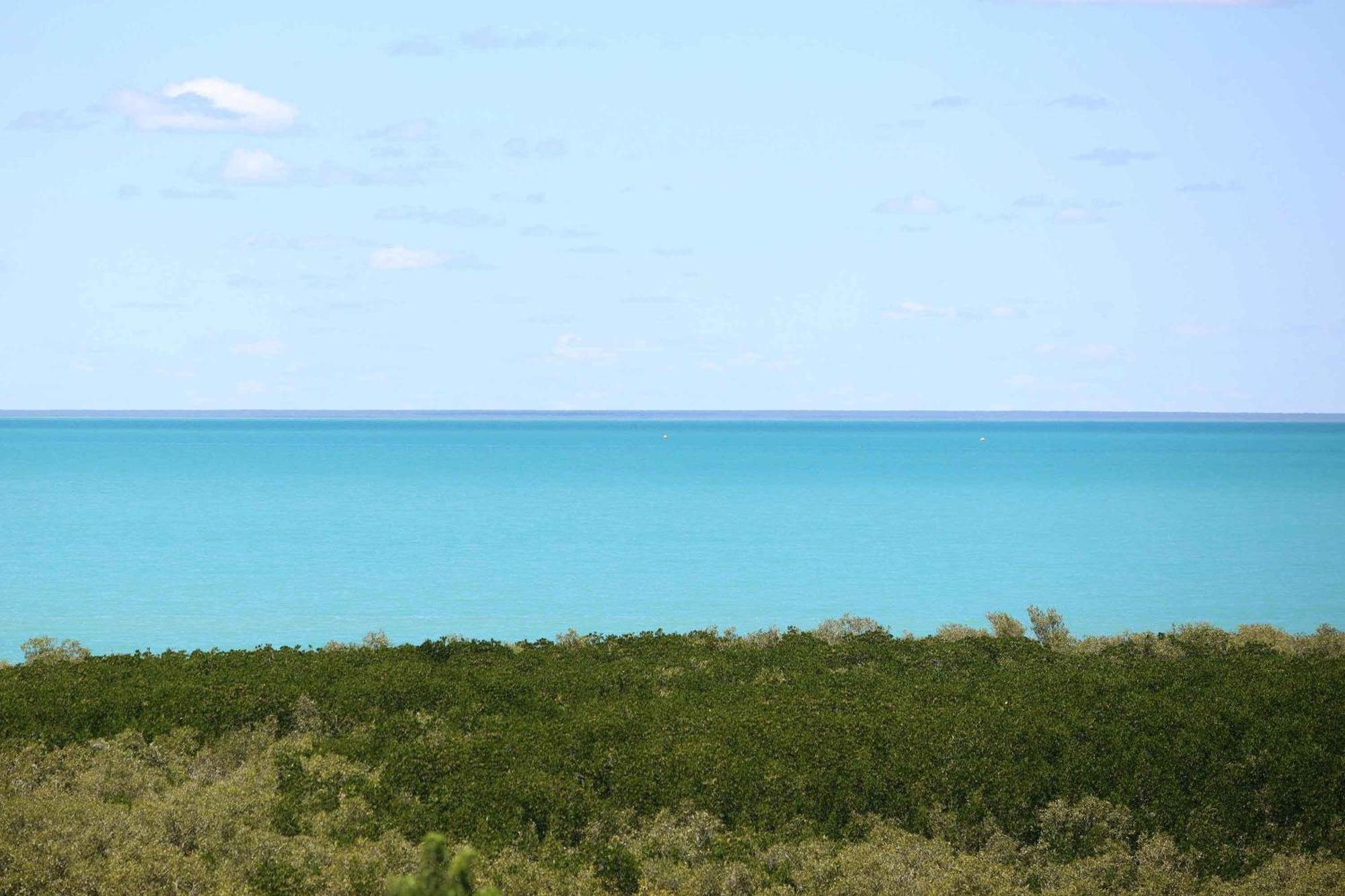Moonlight Bay Suites Бруум Екстериор снимка