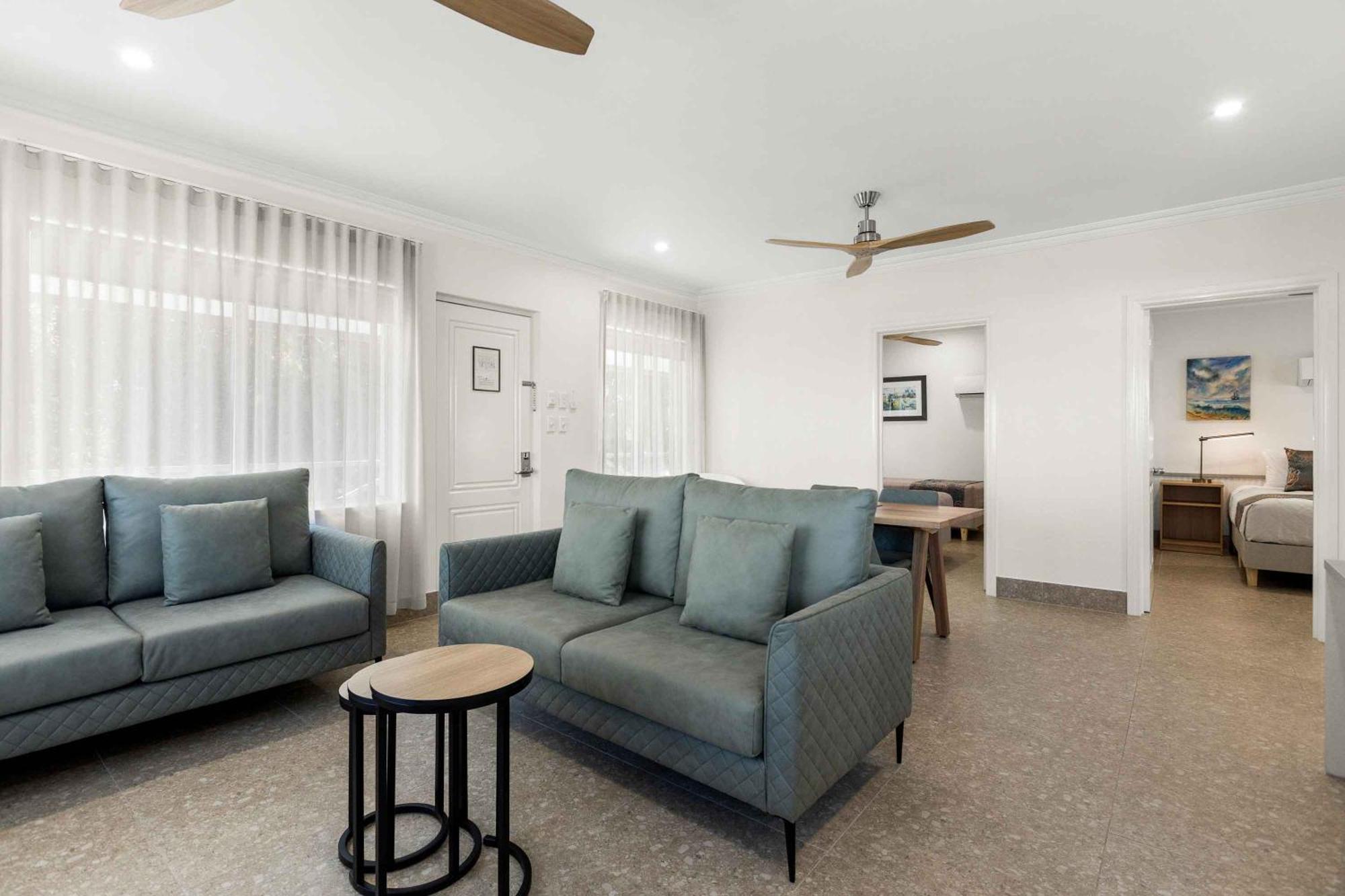 Moonlight Bay Suites Бруум Екстериор снимка