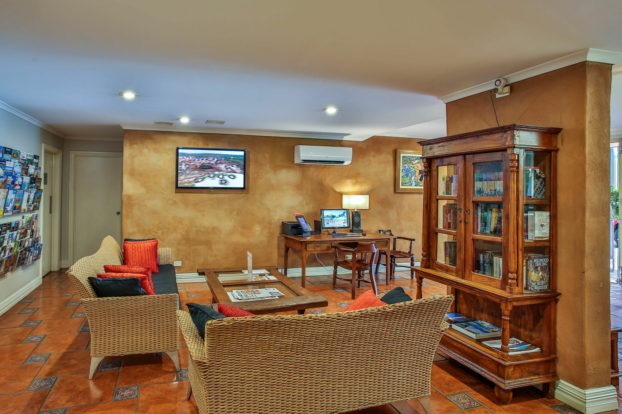 Moonlight Bay Suites Бруум Екстериор снимка