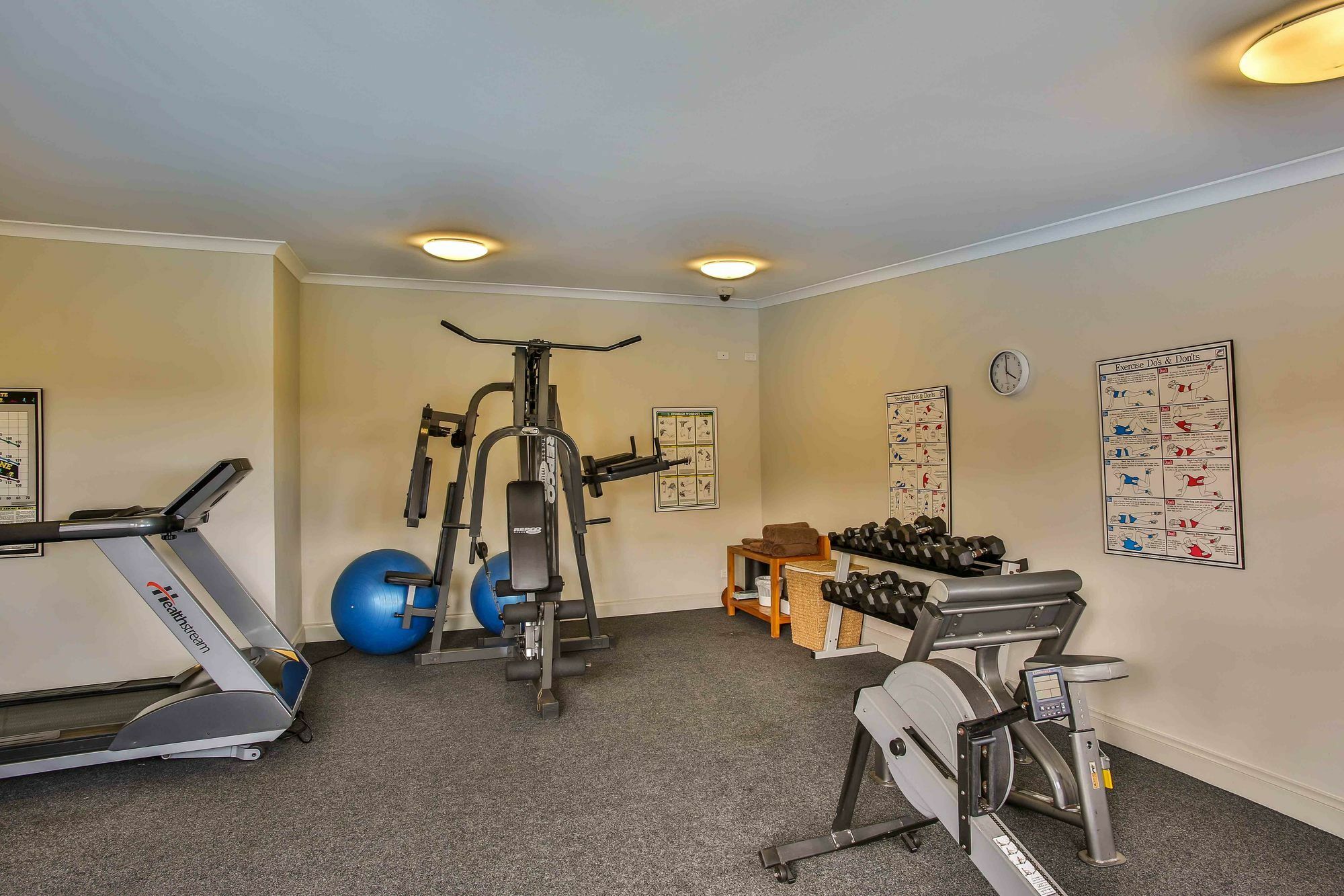 Moonlight Bay Suites Бруум Екстериор снимка